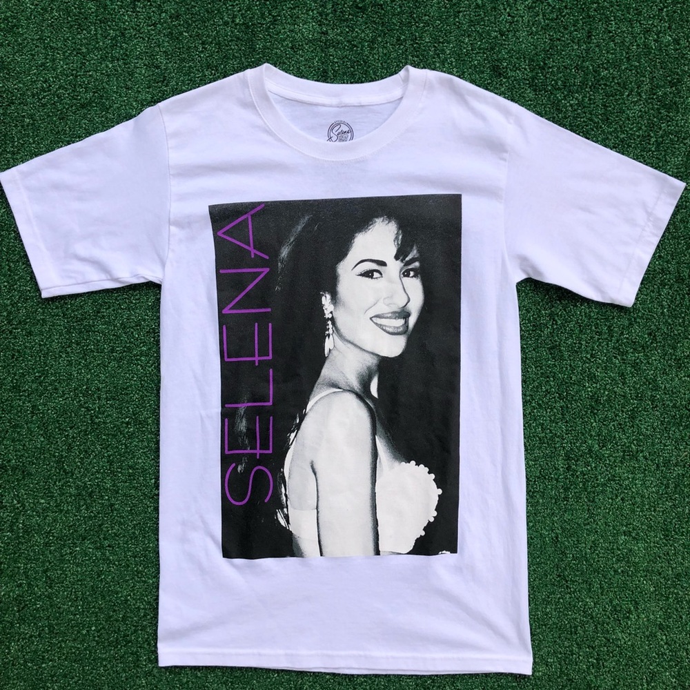 Selena tee